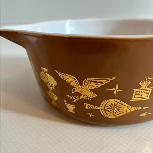 Vintage Pyrex Early American dish 2 1/2qt. - Picture 3 of 7